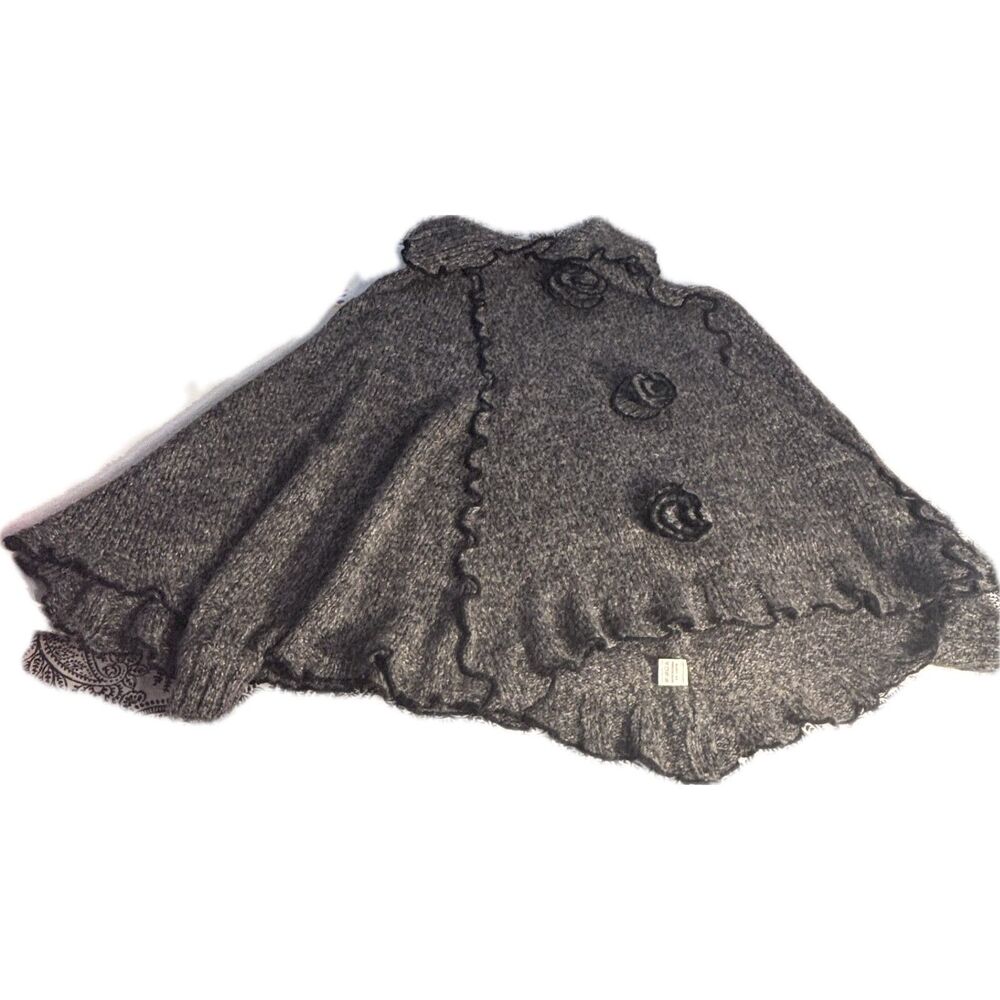 Casa Donna Gray Knit Cape Sweater Poncho w/ Sleeves Floral Trim Cashmink OS